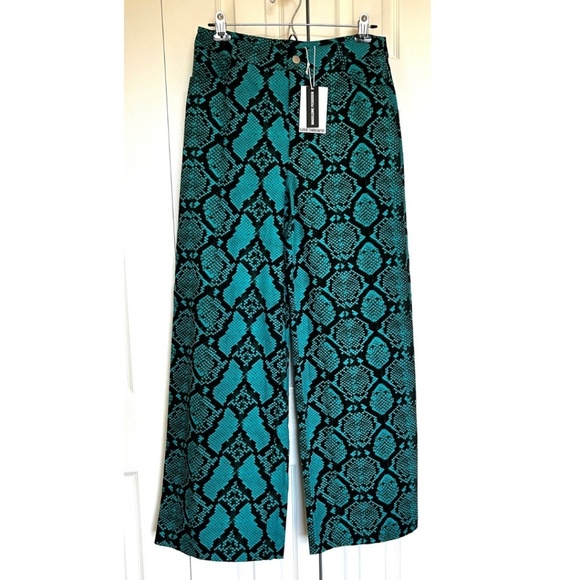 NWT SomethingNEW Kamala Wide Leg Snake Print Pants in Turquoise Blue Size 6 - Picture 2 of 15